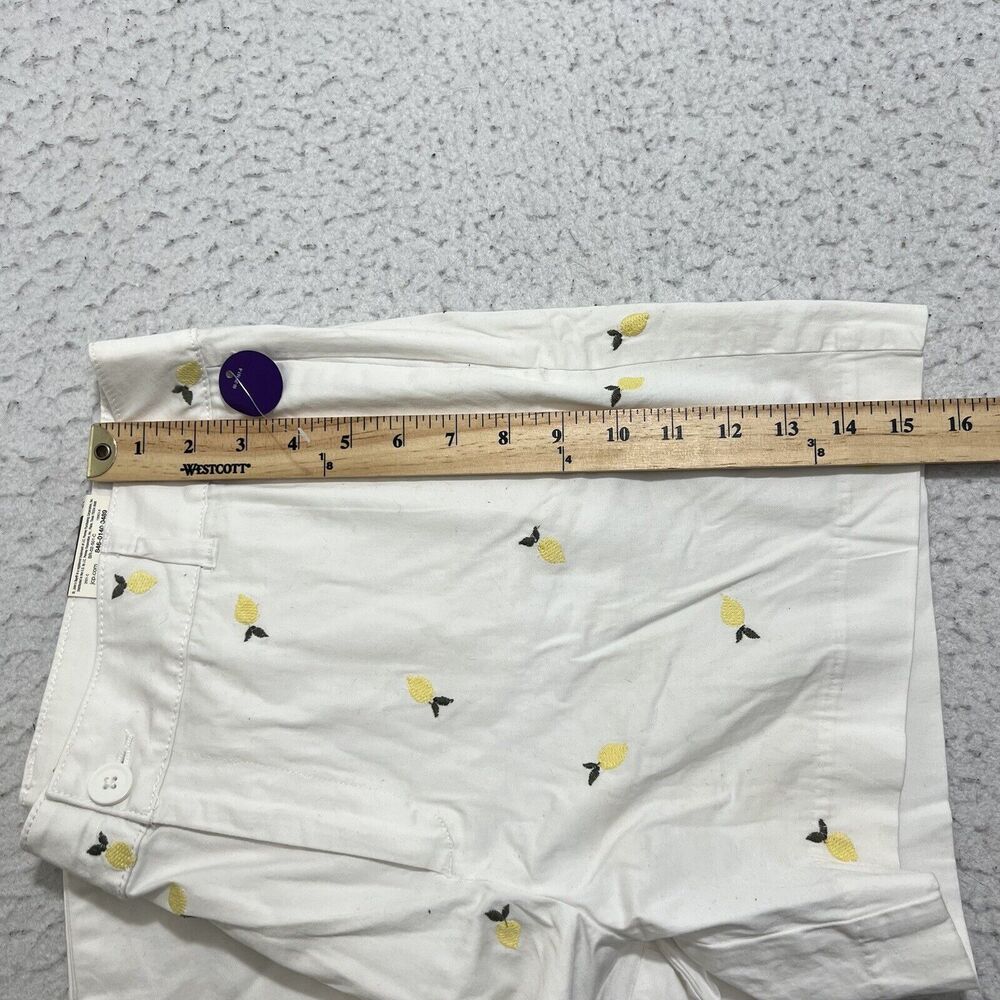 St. John's Bay Women's 14 White Yellow Lemon Pattern 5" Inseam Flat Front Shorts - Picture 11 of 12